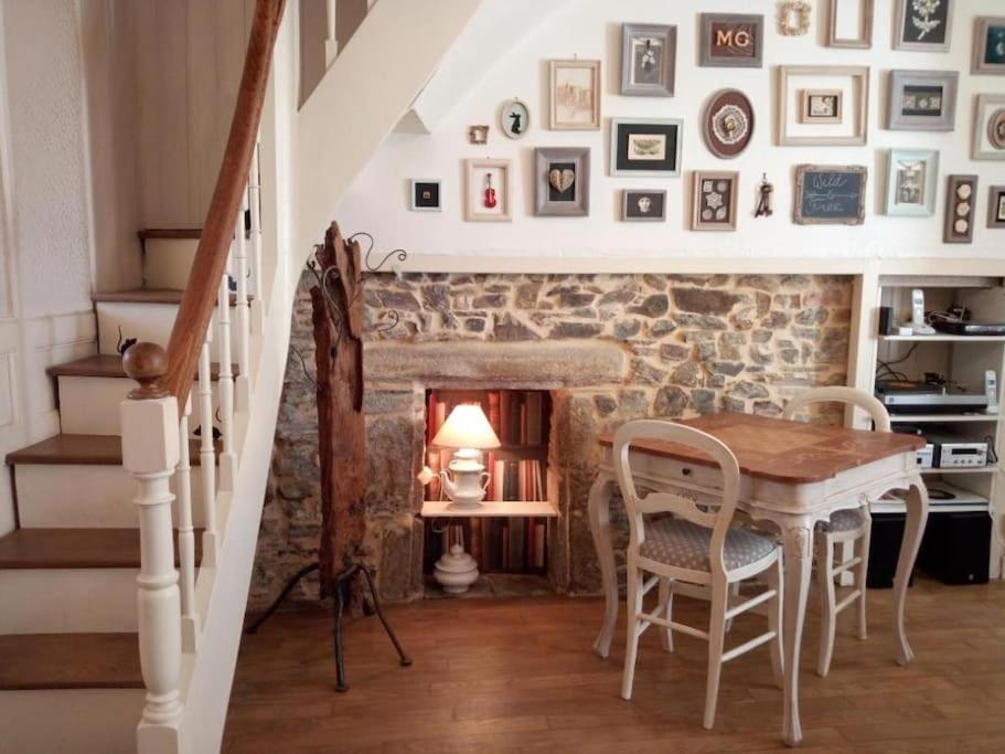 House At The Foot Of The Castle Of Fougeres Villa Kültér fotó